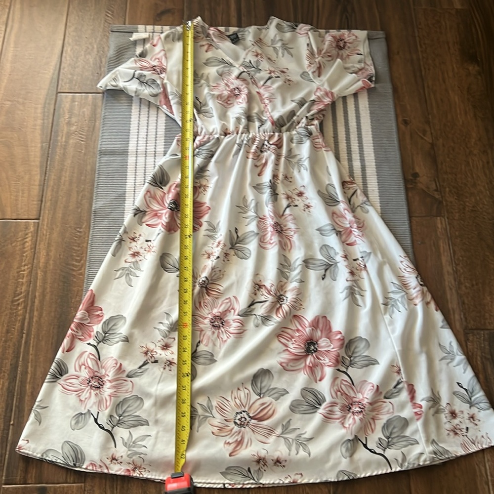 EMERY ROSE FLORAL DRESS … 560 - Picture 10 of 12